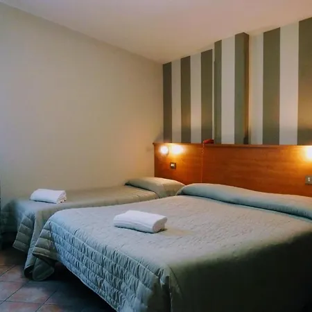 Piscina La 3* Prossedi